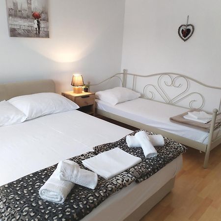 Apartments"Nika" With Private Pool Galovac  Exterior foto
