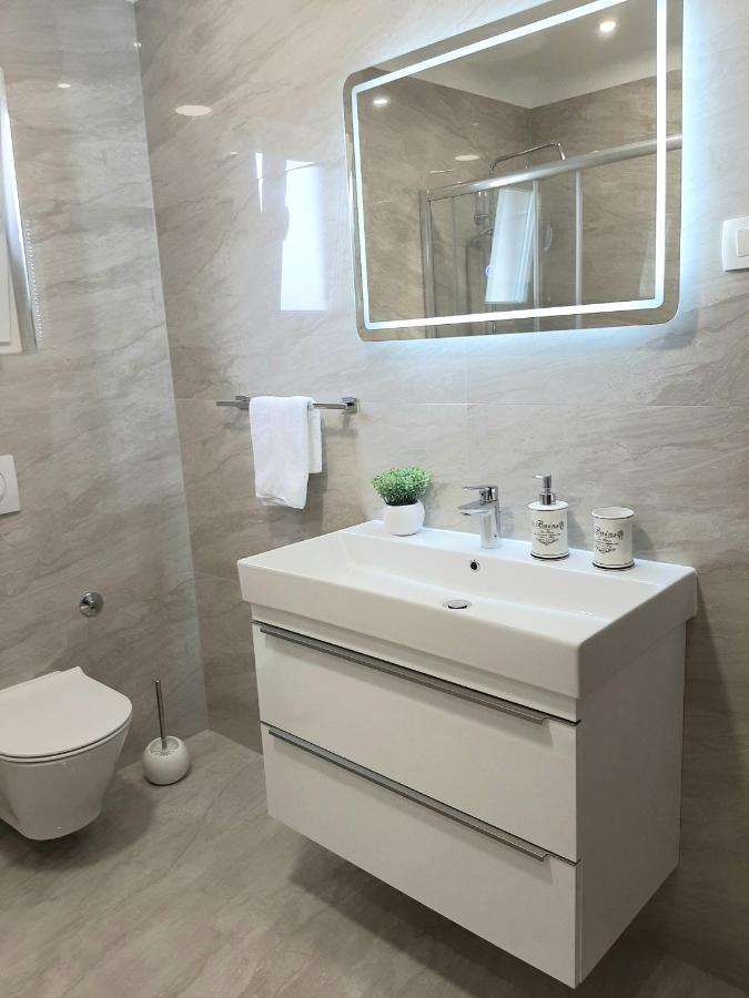 Apartments"Nika" With Private Pool Galovac  Exterior foto