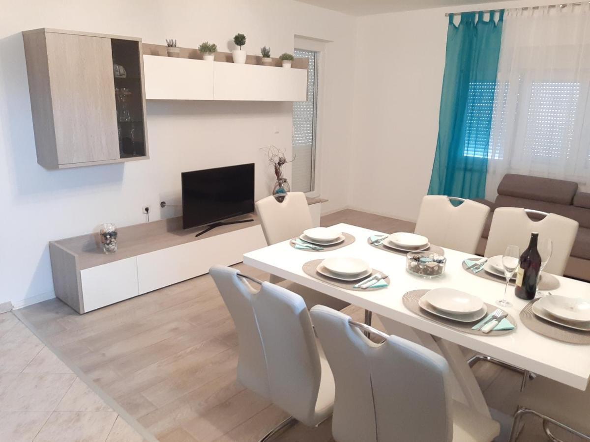 Apartments"Nika" With Private Pool Galovac  Exterior foto